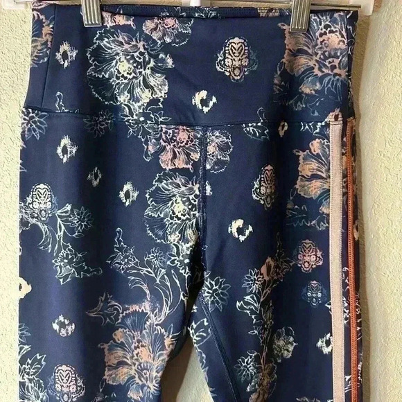 Free People Lose Control Floral Print Leggings Size small NWOT - Picture 5 of 8